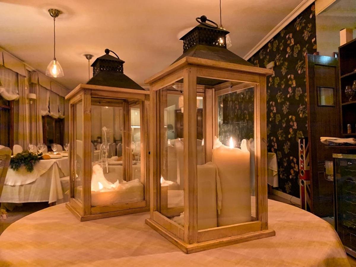 וילה פרנקה דל ביירסו Hostal Restaurante Mendez מראה חיצוני תמונה