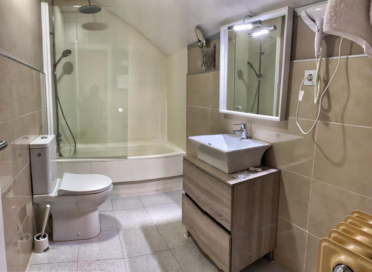 וילה פרנקה דל ביירסו Hostal Restaurante Mendez מראה חיצוני תמונה