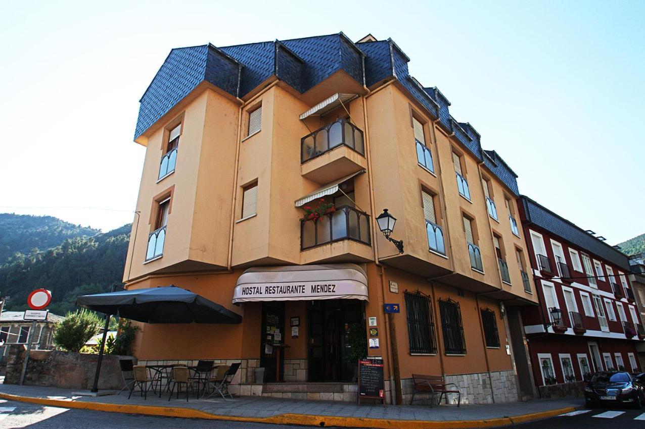 וילה פרנקה דל ביירסו Hostal Restaurante Mendez מראה חיצוני תמונה