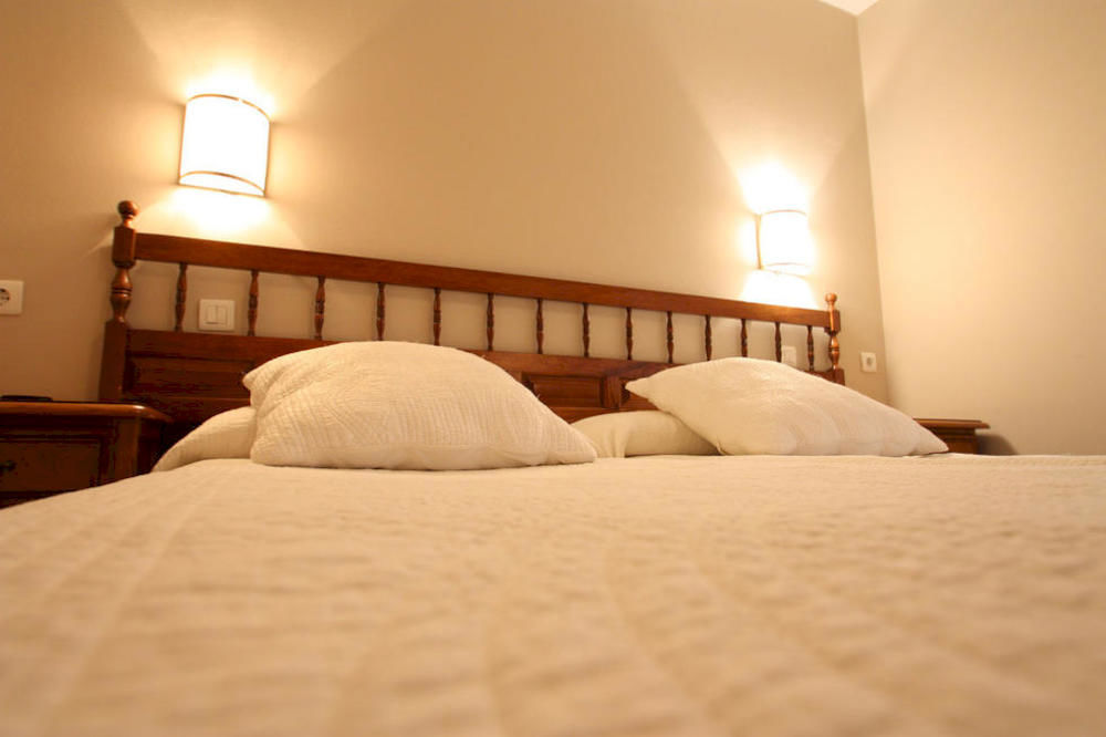 וילה פרנקה דל ביירסו Hostal Restaurante Mendez מראה חיצוני תמונה